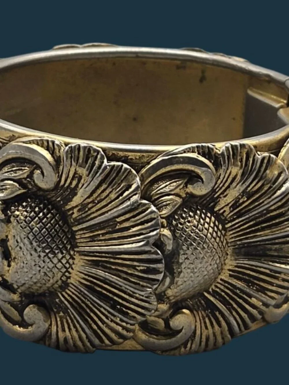 VTG Whiting & Davis Gold Tone Repousse Sunflower Wide Hinged Clamper Bracelet 7